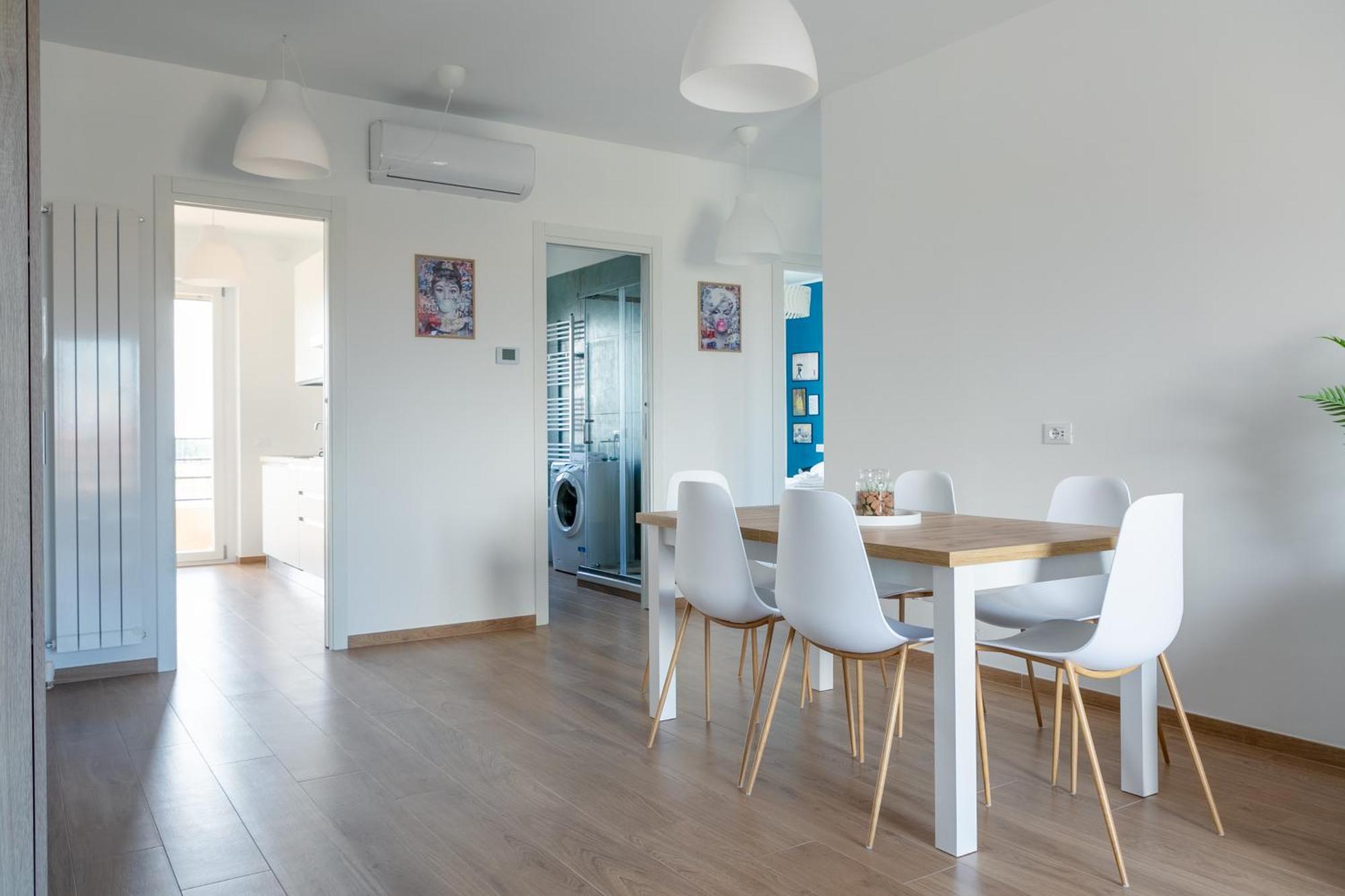 House Of The Dragon Apartment Acilia Bagian luar foto